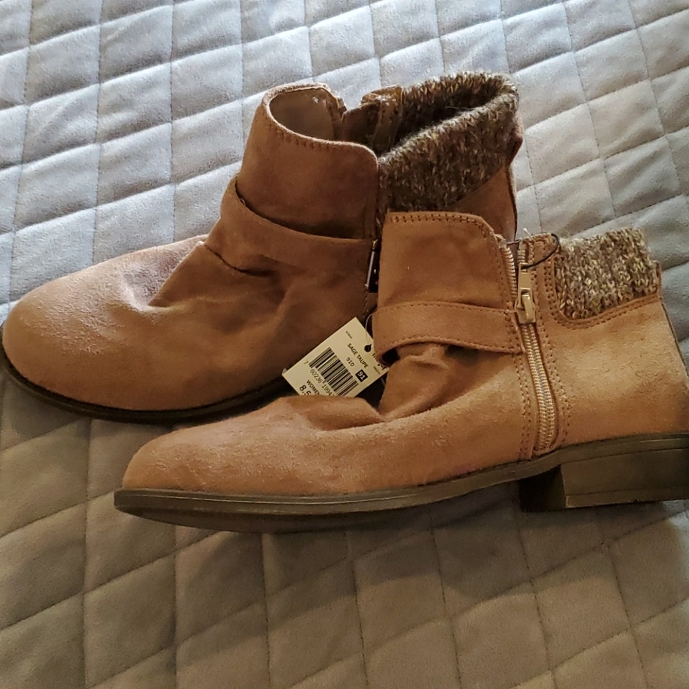 Size 8.5 NWT boots